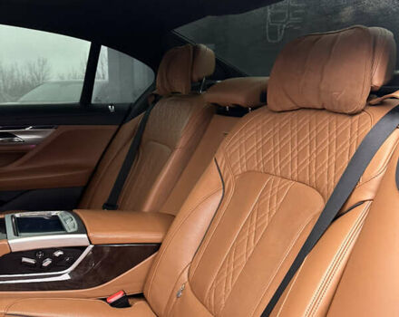 Чорний БМВ 7 Серія, об'ємом двигуна 3 л та пробігом 220 тис. км за 34888 $, фото 21 на Automoto.ua