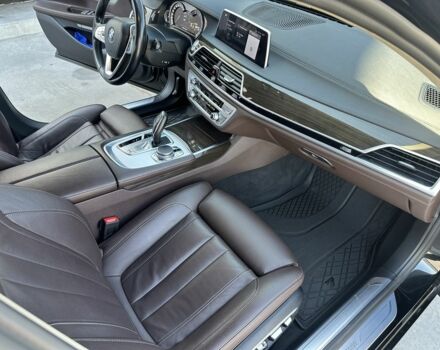 Чорний БМВ 7 Серія, об'ємом двигуна 3 л та пробігом 165 тис. км за 33700 $, фото 19 на Automoto.ua