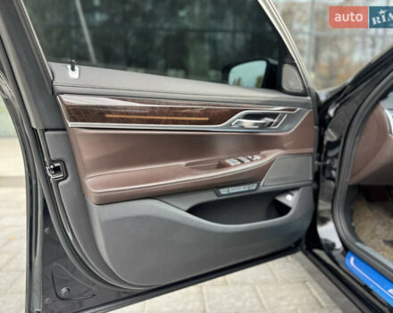 Черный БМВ 7 Серия, объемом двигателя 2.99 л и пробегом 178 тыс. км за 42500 $, фото 16 на Automoto.ua