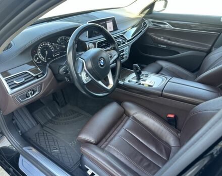 Чорний БМВ 7 Серія, об'ємом двигуна 3 л та пробігом 165 тис. км за 33700 $, фото 12 на Automoto.ua