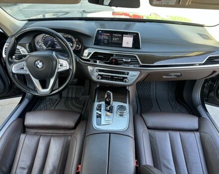 Чорний БМВ 7 Серія, об'ємом двигуна 3 л та пробігом 165 тис. км за 33700 $, фото 20 на Automoto.ua