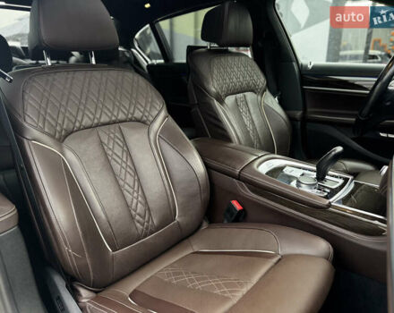 Черный БМВ 7 Серия, объемом двигателя 4.39 л и пробегом 160 тыс. км за 35000 $, фото 86 на Automoto.ua