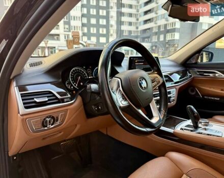 Чорний БМВ 7 Серія, об'ємом двигуна 2.01 л та пробігом 160 тис. км за 36999 $, фото 49 на Automoto.ua