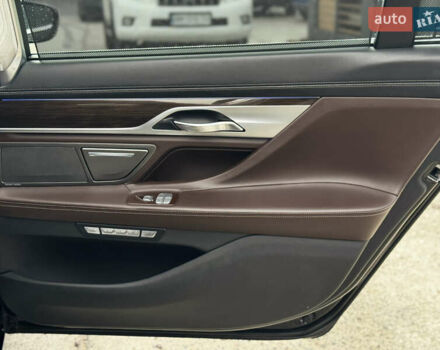 Черный БМВ 7 Серия, объемом двигателя 4.39 л и пробегом 160 тыс. км за 35000 $, фото 69 на Automoto.ua