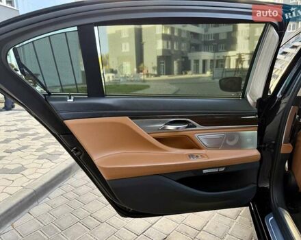 Чорний БМВ 7 Серія, об'ємом двигуна 2.01 л та пробігом 160 тис. км за 36999 $, фото 74 на Automoto.ua