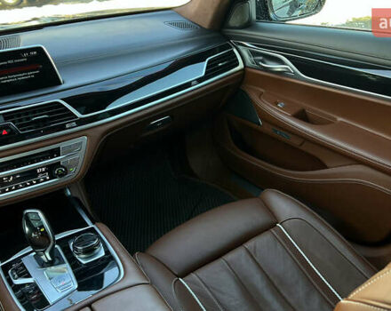 Черный БМВ 7 Серия, объемом двигателя 4.39 л и пробегом 30 тыс. км за 72000 $, фото 43 на Automoto.ua