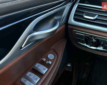 Черный БМВ 7 Серия, объемом двигателя 4.39 л и пробегом 30 тыс. км за 72000 $, фото 20 на Automoto.ua