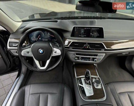 Чорний БМВ 7 Серія, об'ємом двигуна 2.98 л та пробігом 71 тис. км за 28990 $, фото 73 на Automoto.ua