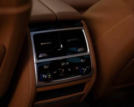 Чорний БМВ 7 Серія, об'ємом двигуна 4.4 л та пробігом 40 тис. км за 40000 $, фото 6 на Automoto.ua