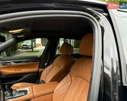 Черный БМВ 7 Серия, объемом двигателя 2.99 л и пробегом 71 тыс. км за 71000 $, фото 8 на Automoto.ua