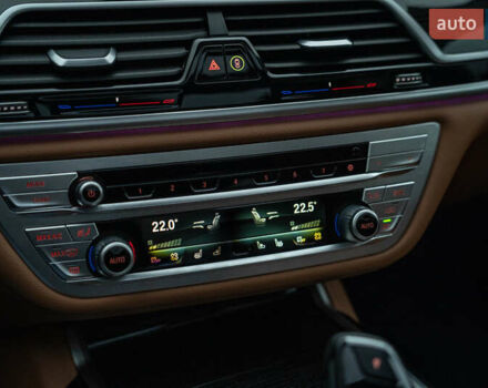 Чорний БМВ 7 Серія, об'ємом двигуна 3 л та пробігом 83 тис. км за 59800 $, фото 36 на Automoto.ua