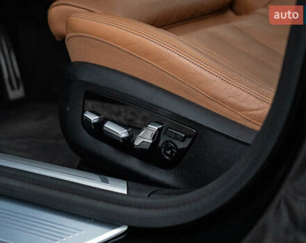 Чорний БМВ 7 Серія, об'ємом двигуна 3 л та пробігом 83 тис. км за 59800 $, фото 21 на Automoto.ua