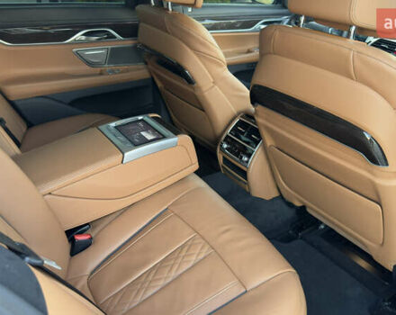 Черный БМВ 7 Серия, объемом двигателя 2.99 л и пробегом 105 тыс. км за 59900 $, фото 13 на Automoto.ua