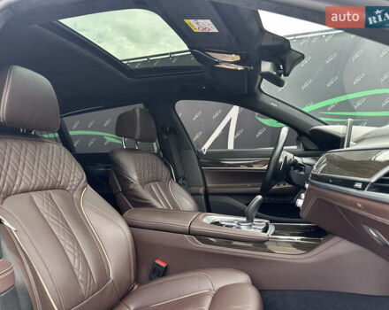 Черный БМВ 7 Серия, объемом двигателя 6.59 л и пробегом 62 тыс. км за 72999 $, фото 30 на Automoto.ua