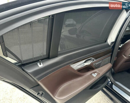 Черный БМВ 7 Серия, объемом двигателя 6.59 л и пробегом 62 тыс. км за 72999 $, фото 21 на Automoto.ua