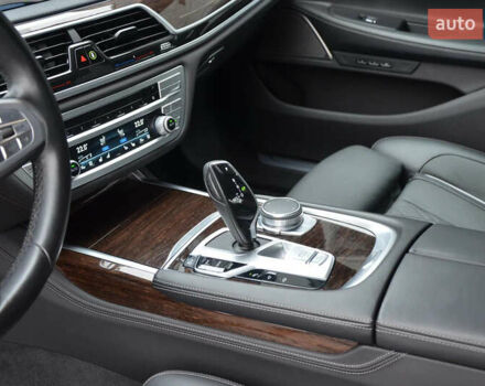 Черный БМВ 7 Серия, объемом двигателя 3 л и пробегом 32 тыс. км за 55500 $, фото 21 на Automoto.ua