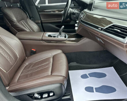 Черный БМВ 7 Серия, объемом двигателя 6.59 л и пробегом 62 тыс. км за 72999 $, фото 31 на Automoto.ua