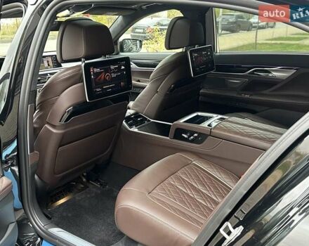 Чорний БМВ 7 Серія, об'ємом двигуна 2.99 л та пробігом 19 тис. км за 91700 $, фото 53 на Automoto.ua