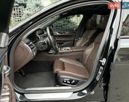 Черный БМВ 7 Серия, объемом двигателя 6.59 л и пробегом 95 тыс. км за 75000 $, фото 17 на Automoto.ua