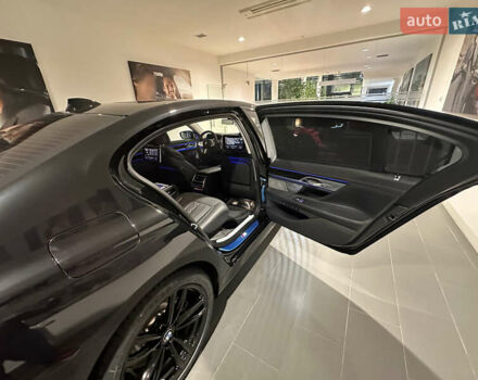 Черный БМВ 7 Серия, объемом двигателя 4.39 л и пробегом 1 тыс. км за 145000 $, фото 39 на Automoto.ua