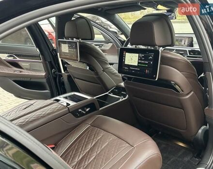 Чорний БМВ 7 Серія, об'ємом двигуна 2.99 л та пробігом 19 тис. км за 91700 $, фото 55 на Automoto.ua