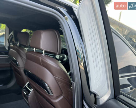 Черный БМВ 7 Серия, объемом двигателя 6.59 л и пробегом 42 тыс. км за 91500 $, фото 42 на Automoto.ua