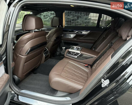 Черный БМВ 7 Серия, объемом двигателя 6.59 л и пробегом 95 тыс. км за 75000 $, фото 31 на Automoto.ua