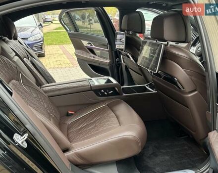 Чорний БМВ 7 Серія, об'ємом двигуна 2.99 л та пробігом 19 тис. км за 91700 $, фото 56 на Automoto.ua