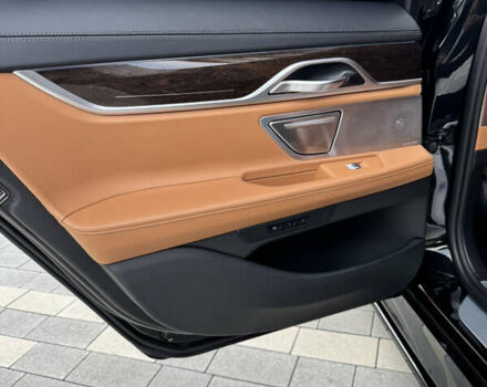 Чорний БМВ 7 Серія, об'ємом двигуна 2.99 л та пробігом 47 тис. км за 84000 $, фото 72 на Automoto.ua