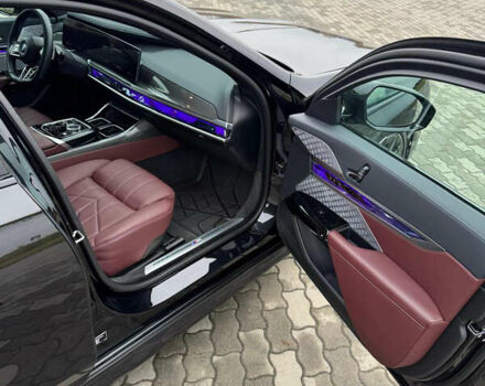 Чорний БМВ 7 Серія, об'ємом двигуна 3 л та пробігом 17 тис. км за 129000 $, фото 21 на Automoto.ua