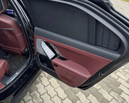 Чорний БМВ 7 Серія, об'ємом двигуна 3 л та пробігом 17 тис. км за 129000 $, фото 30 на Automoto.ua