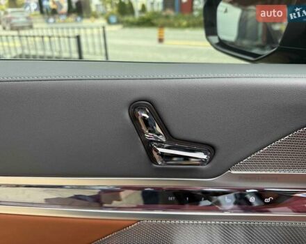 Чорний БМВ 7 Серія, об'ємом двигуна 3 л та пробігом 17 тис. км за 113900 $, фото 16 на Automoto.ua