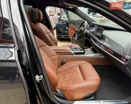 Чорний БМВ 7 Серія, об'ємом двигуна 3 л та пробігом 17 тис. км за 113900 $, фото 56 на Automoto.ua