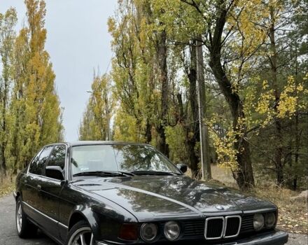 Черный БМВ 7 Серия, объемом двигателя 3.5 л и пробегом 500 тыс. км за 2200 $, фото 1 на Automoto.ua