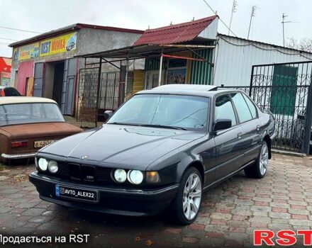 Черный БМВ 7 Серия, объемом двигателя 3.5 л и пробегом 300 тыс. км за 2499 $, фото 1 на Automoto.ua