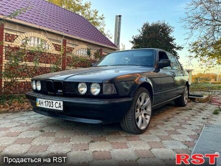 Черный БМВ 7 Серия, объемом двигателя 3.5 л и пробегом 400 тыс. км за 2200 $, фото 1 на Automoto.ua