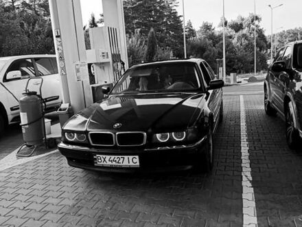БМВ 7 Серія 1995 у Хмельницькому на Automoto.ua Чорний БМВ 7 Серія, об'ємом двигуна 4 л та пробігом 480 тис. км за 2800 $, фото 1 на Automoto.ua