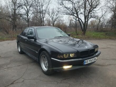 Черный БМВ 7 Серия, объемом двигателя 3 л и пробегом 248 тыс. км за 4000 $, фото 1 на Automoto.ua