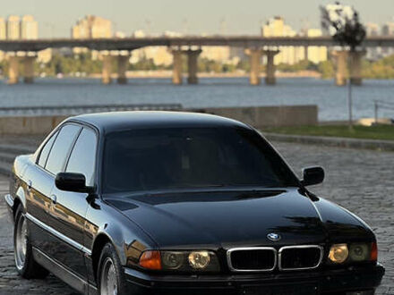 Черный БМВ 7 Серия, объемом двигателя 3.5 л и пробегом 450 тыс. км за 6500 $, фото 1 на Automoto.ua