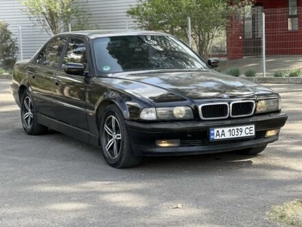 Чорний БМВ 7 Серія, об'ємом двигуна 4 л та пробігом 600 тис. км за 3200 $, фото 1 на Automoto.ua