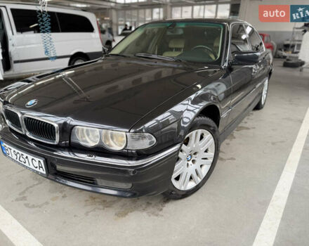 Черный БМВ 7 Серия, объемом двигателя 5.38 л и пробегом 289 тыс. км за 6490 $, фото 1 на Automoto.ua