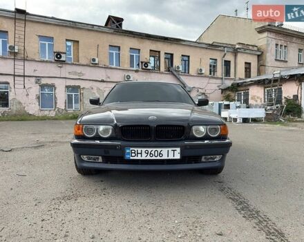 Черный БМВ 7 Серия, объемом двигателя 4.4 л и пробегом 380 тыс. км за 5800 $, фото 1 на Automoto.ua