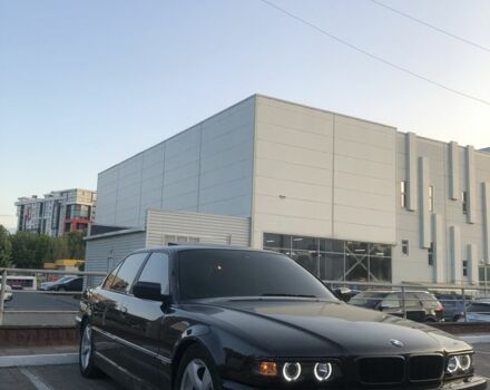 Чорний БМВ 7 Серія, об'ємом двигуна 3.5 л та пробігом 370 тис. км за 5000 $, фото 1 на Automoto.ua