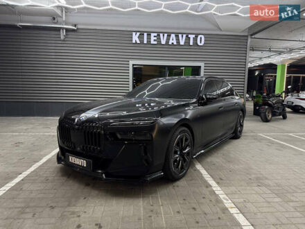 Черный БМВ 7 Серия, объемом двигателя 4.4 л и пробегом 37 тыс. км за 117000 $, фото 1 на Automoto.ua