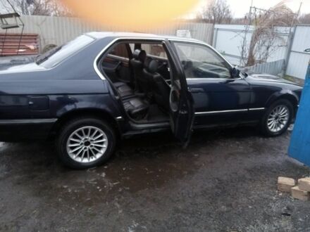 Фиолетовый БМВ 7 Серия, объемом двигателя 3 л и пробегом 300 тыс. км за 1183 $, фото 1 на Automoto.ua