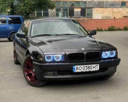 Фиолетовый БМВ 7 Серия, объемом двигателя 3 л и пробегом 380 тыс. км за 3700 $, фото 1 на Automoto.ua