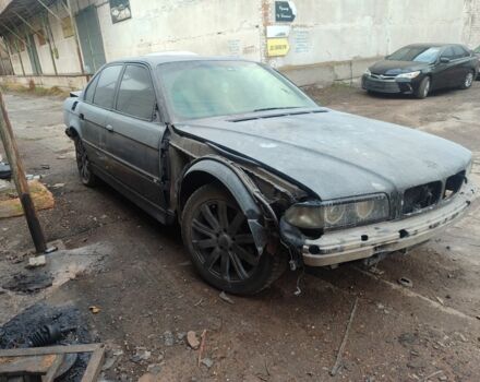 Фиолетовый БМВ 7 Серия, объемом двигателя 3.5 л и пробегом 300 тыс. км за 3500 $, фото 1 на Automoto.ua