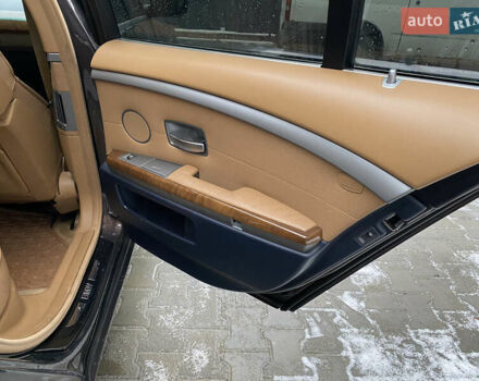 Коричневый БМВ 7 Серия, объемом двигателя 3 л и пробегом 337 тыс. км за 10000 $, фото 22 на Automoto.ua
