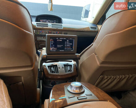 Коричневый БМВ 7 Серия, объемом двигателя 3 л и пробегом 337 тыс. км за 10000 $, фото 17 на Automoto.ua