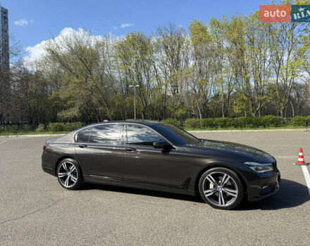 Коричневый БМВ 7 Серия, объемом двигателя 3 л и пробегом 160 тыс. км за 35700 $, фото 14 на Automoto.ua